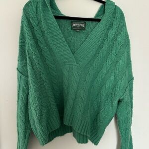 American Eagle Outfitters Women's V-Neck Sweater in Green